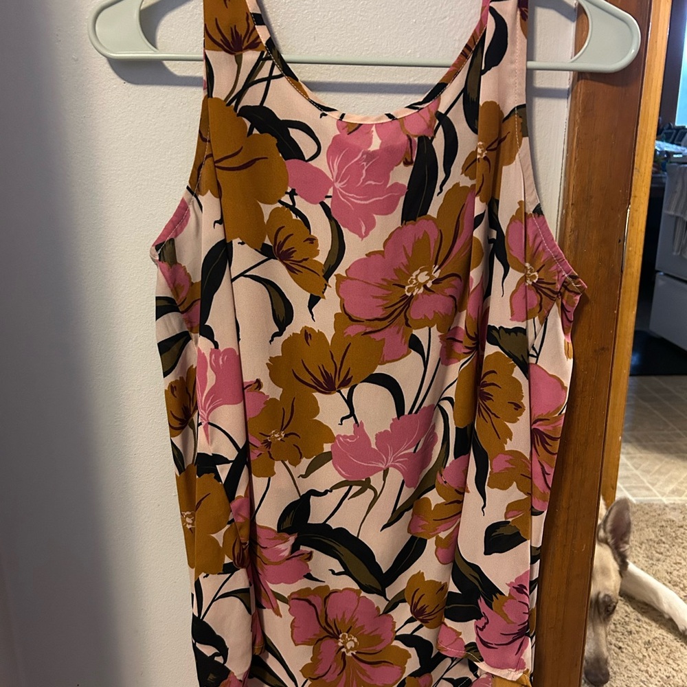 Floral Sleeveless blouse